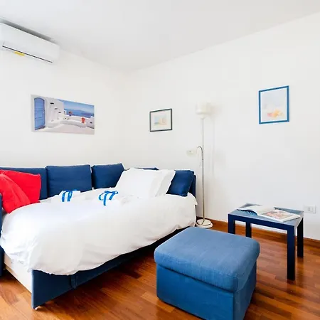 Guesthost - Terrazza Dante Bright Apartamento