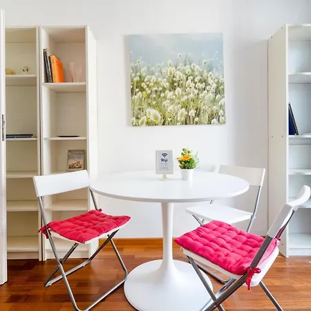 Guesthost - Terrazza Dante Bright Apartamento