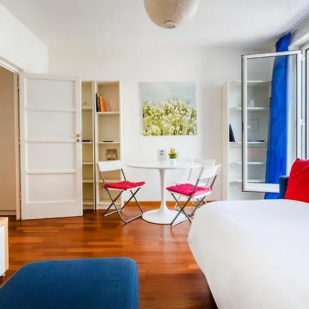 Guesthost - Terrazza Dante Bright Apartamento *